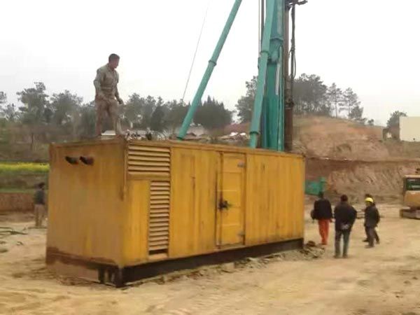 七星关如何判断水冷式机油散热器密封件是否需要更换?